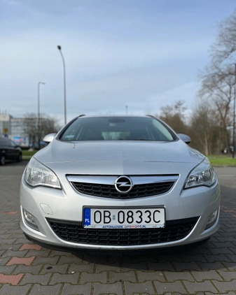 Opel Astra cena 21990 przebieg: 235000, rok produkcji 2011 z Gliwice małe 596